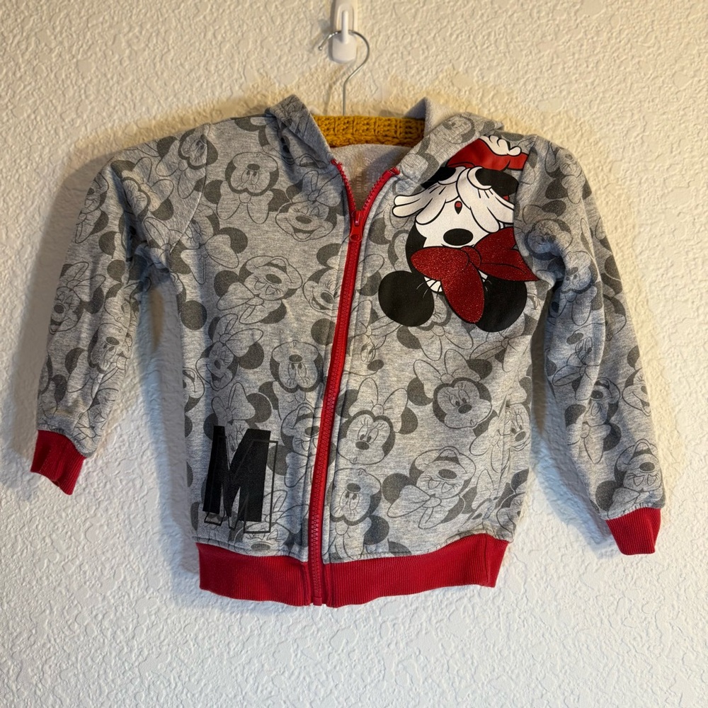 Minnie Mouse Little Girls Size XS
Sweatshirt with Hood.‎ Gray And Red